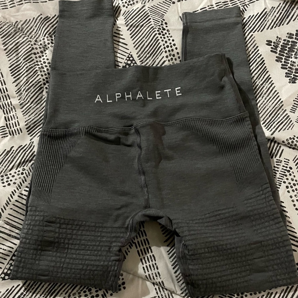 💥SOLD💥 Alphalete Halo Leggings